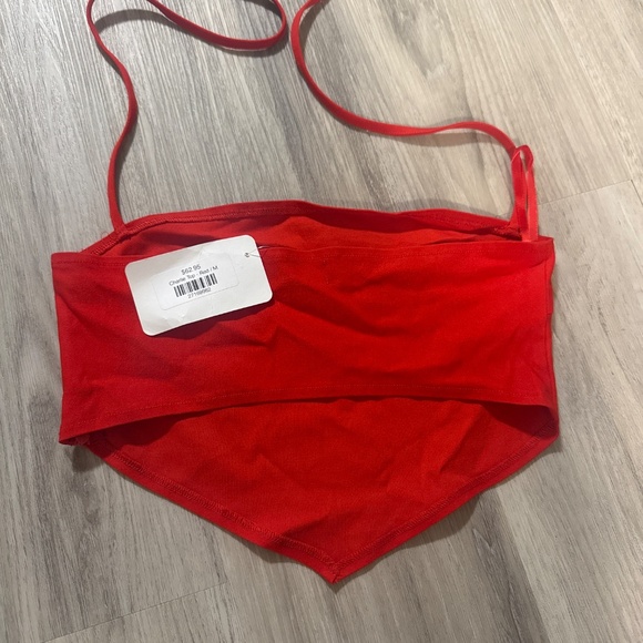 Red crop top - Picture 2 of 3